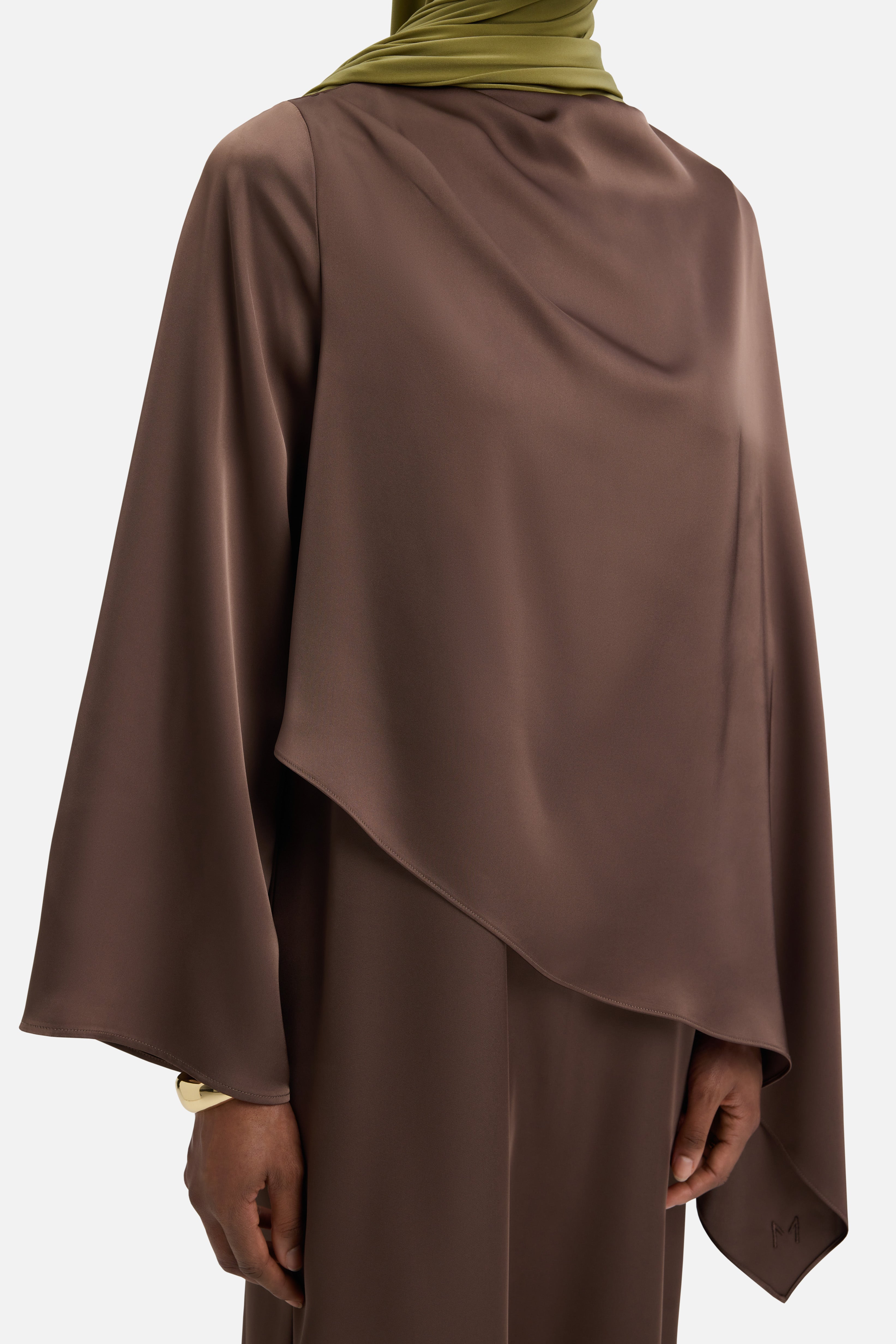 Detailed view brown dress