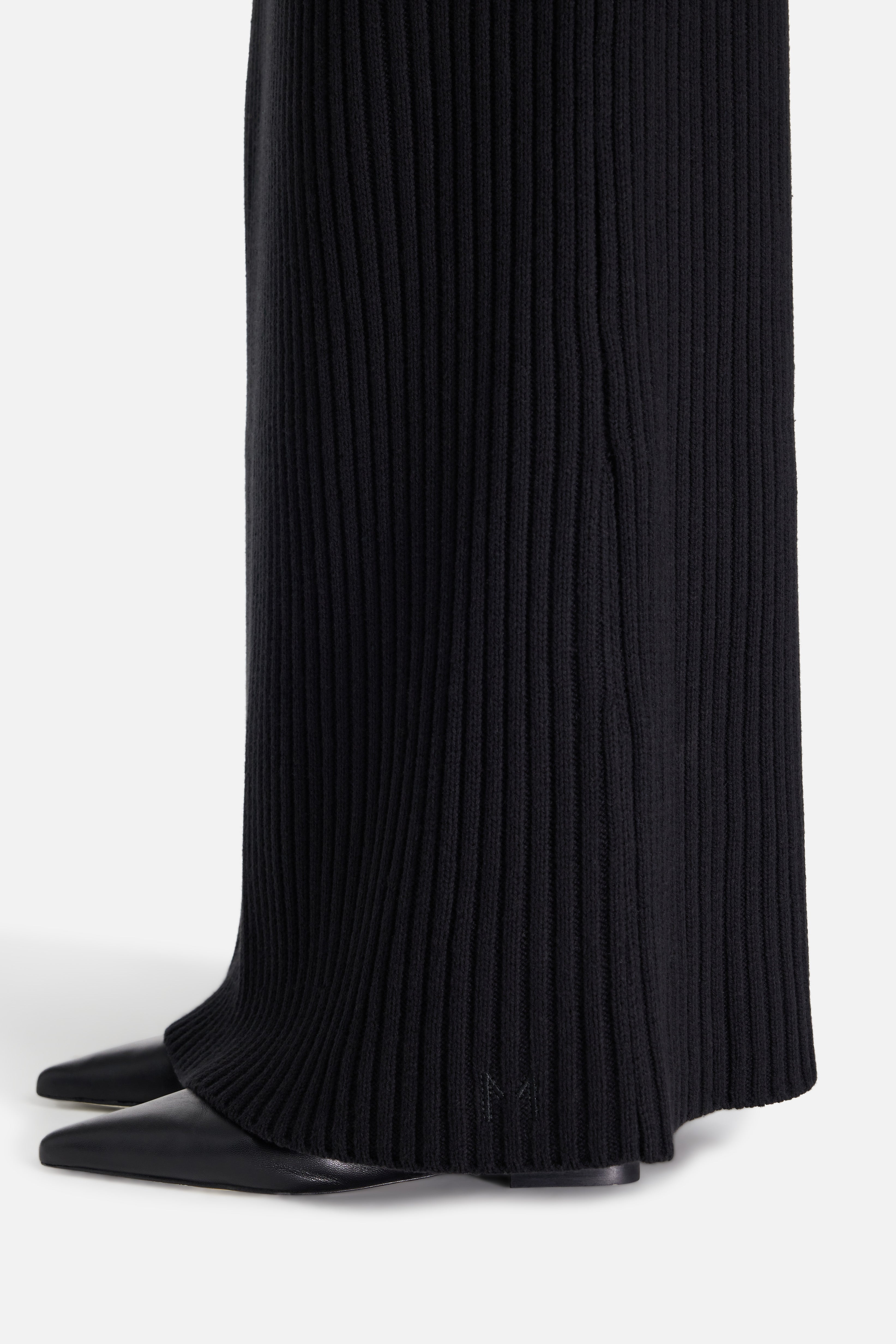 Ribbed Knit Skirt | Black