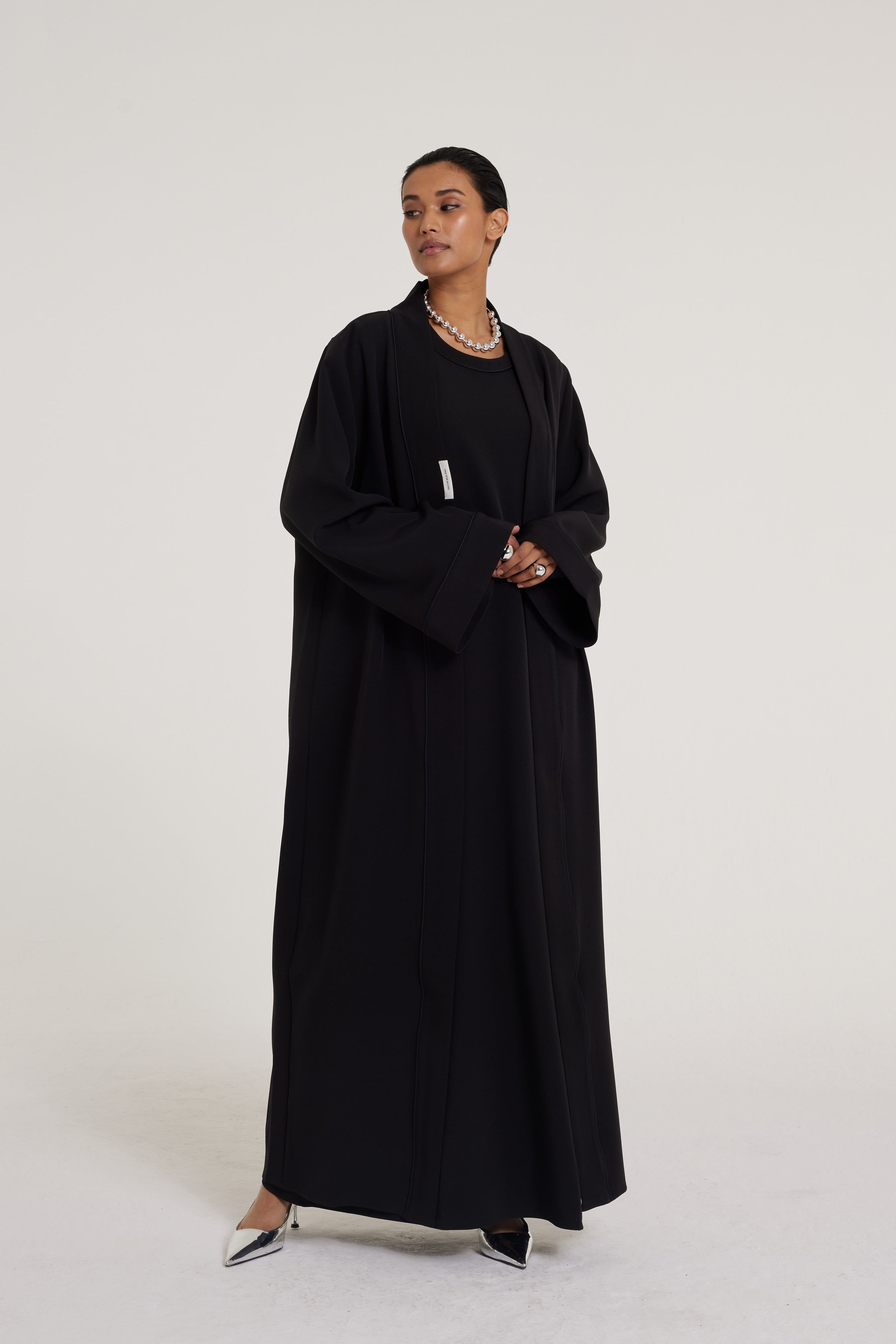 Essential Abaya | Black