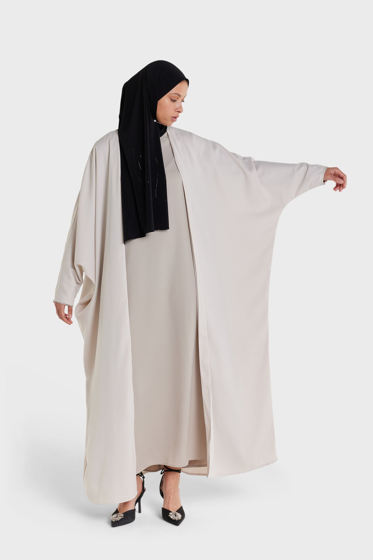 Dull Satin Bat Sleeve Abaya | Cashmere