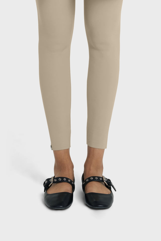 Essential Legging | Almond