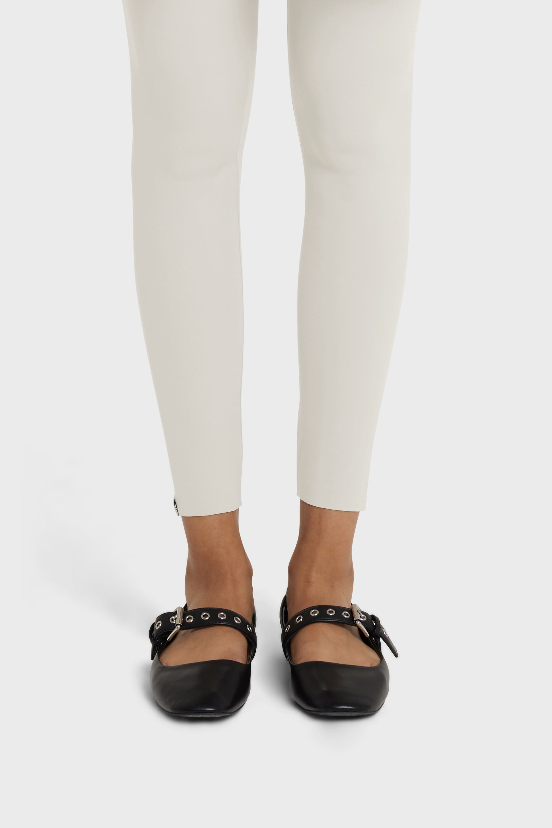 Essential Legging | Cream White